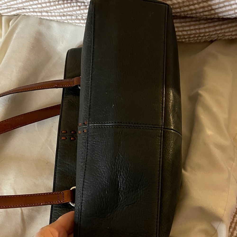 Fossil Classy Elegant Black and Brown Leather Tote Bag Fossil Shoulder Bag - Picture 7 of 8